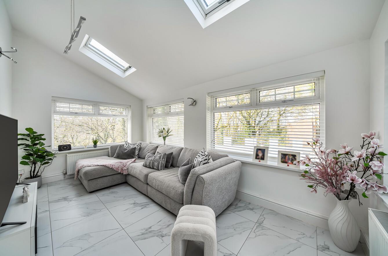 Brynaeron, Dunvant, Swansea, SA2 7UX